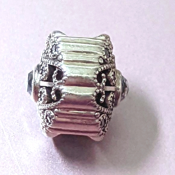 Pandora Fairytale Bloom Charm - Picture 9 of 12